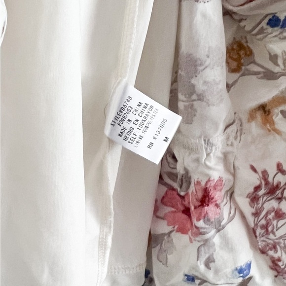 Entro Sleeveless Floral Dress - Picture 4 of 6